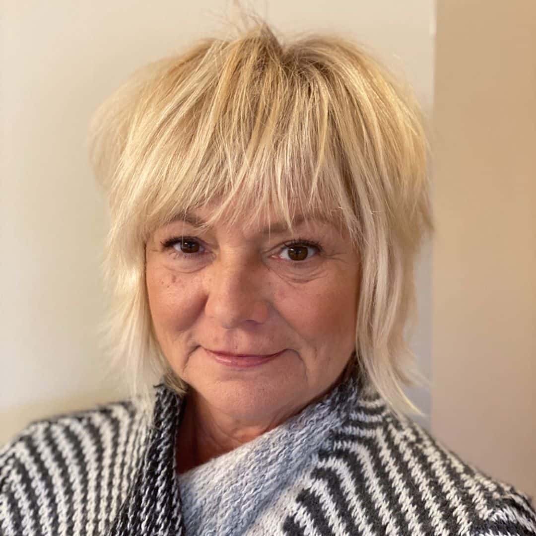 Chignon blanc avec frange
