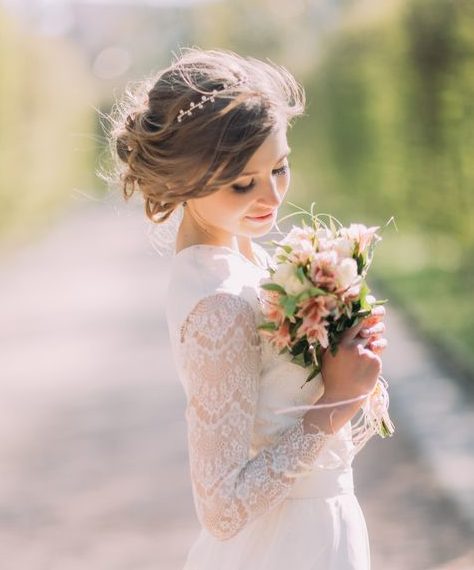 messy bun and headband bridal hairstyle