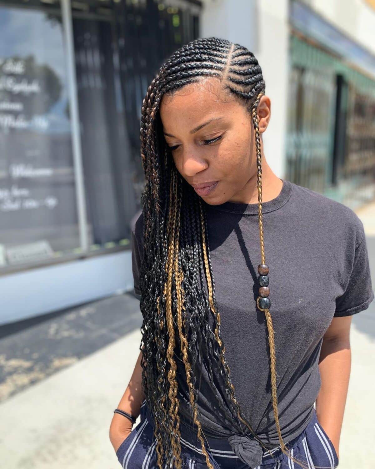 Tresse de côté pour cheveux noirs