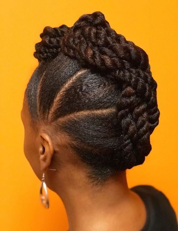 Femme avec tresse mohawk hai