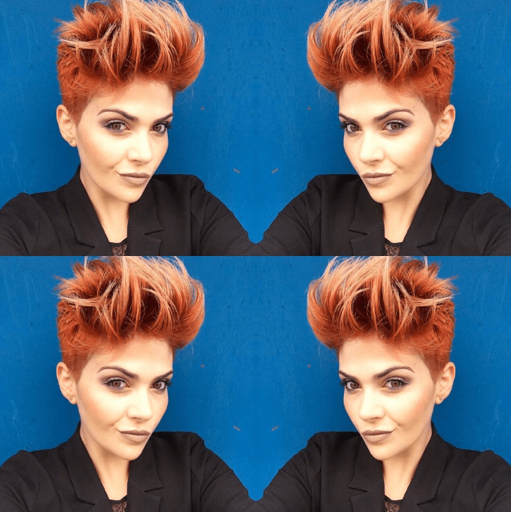Femme avec une coupe de lutin orange 