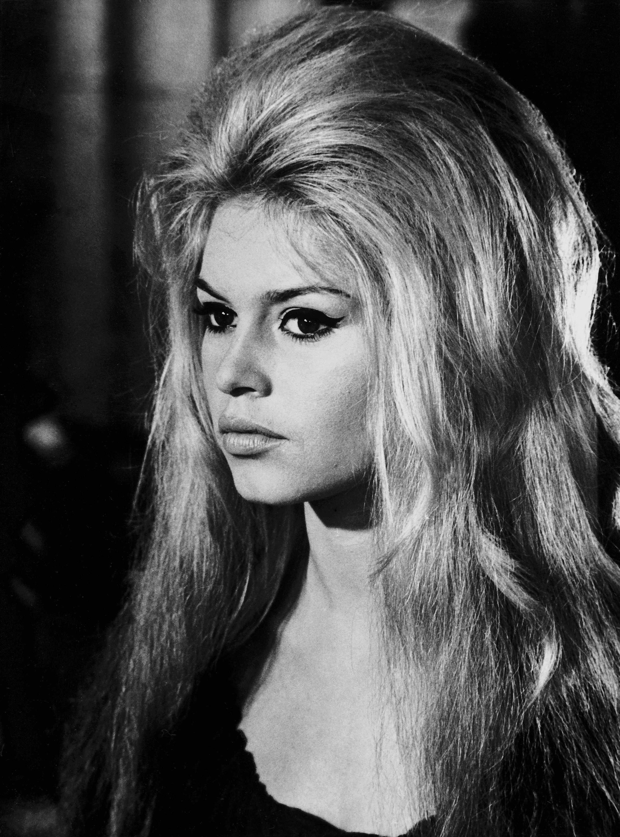 brigitte bardot aux cheveux hauts comme le ciel