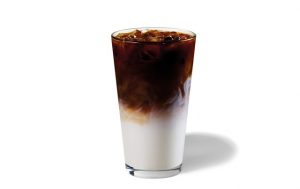 Starbucks-Cold-Brew-Latte-avec-mélange-noisette original de Starbucks