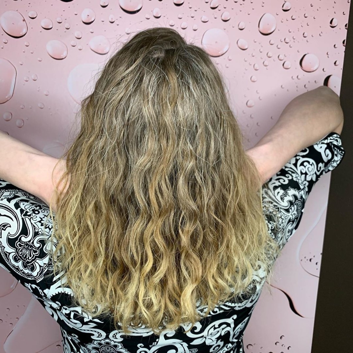 permanente body wave pour cheveux bouclés
