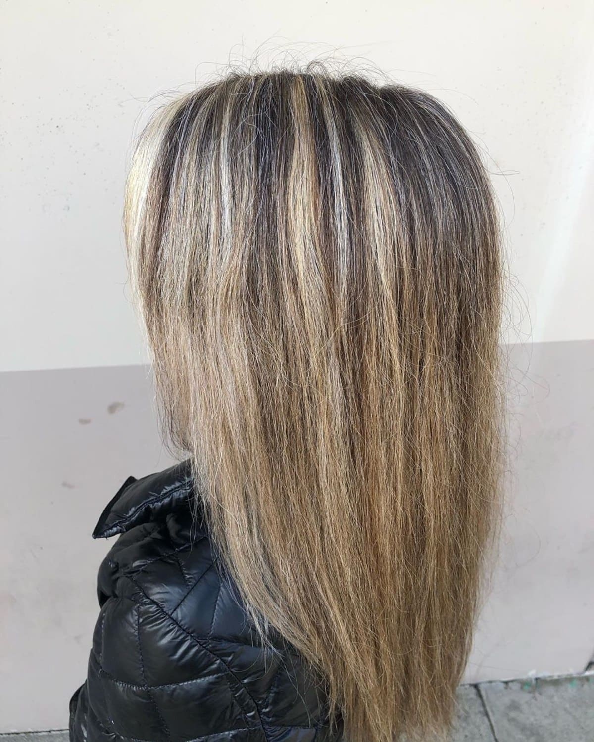 Brun cendré clair sur cheveux décolorés