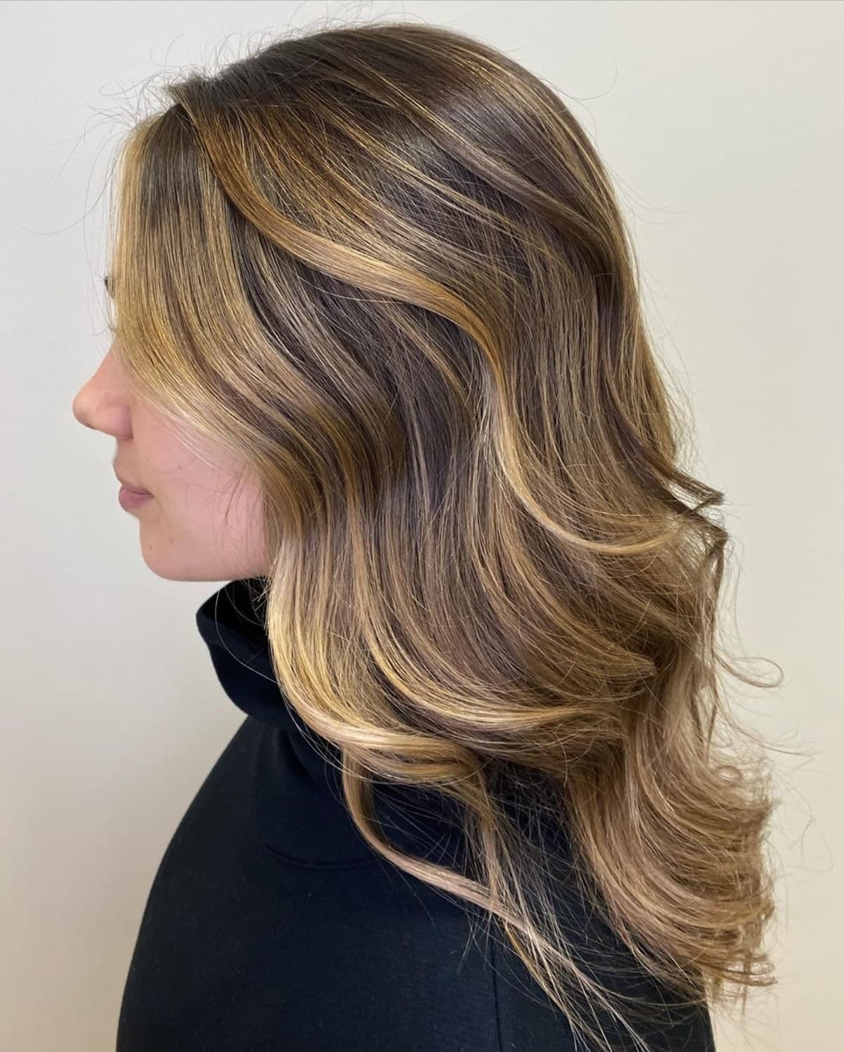 Mèches partielles sur cheveux bruns