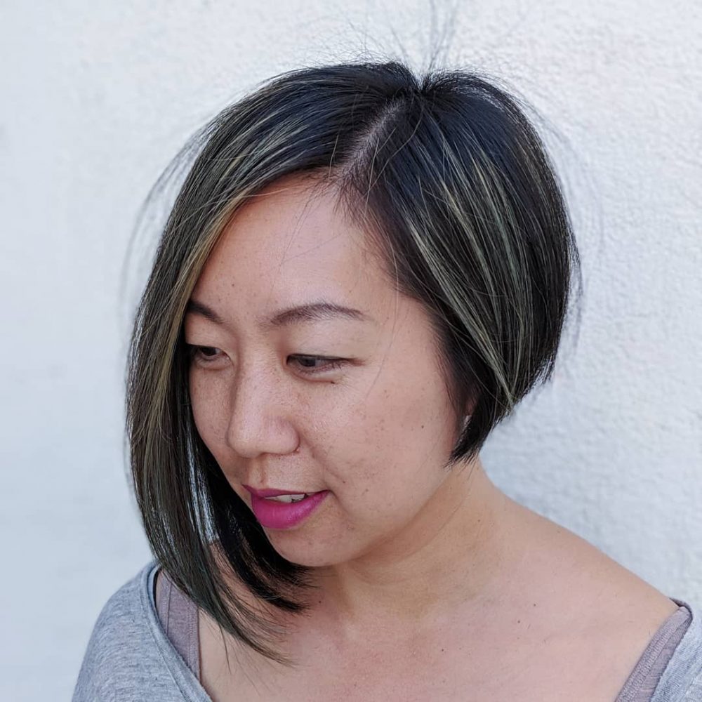 coupe de cheveux courte asymétrique pour cheveux fins