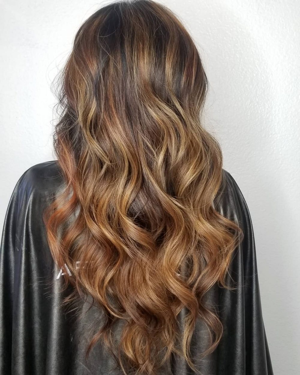 Cheveux bruns cuivrés dorés clairs