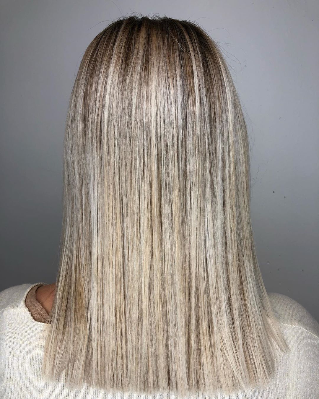 blond cendré clair sur cheveux cuivrés