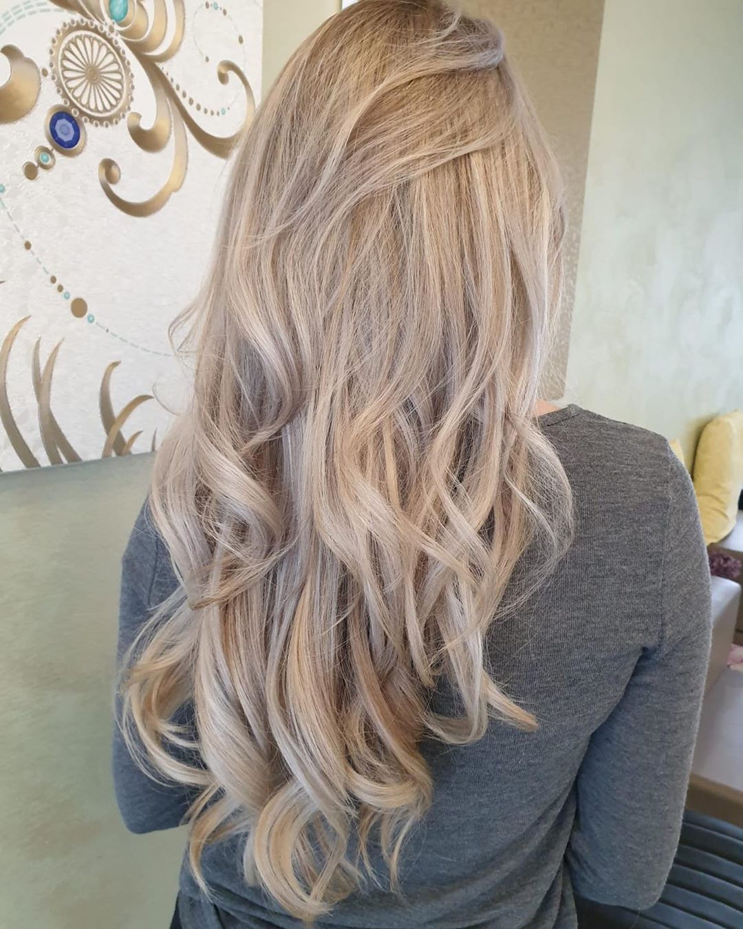 cheveux blond cendré extra clair