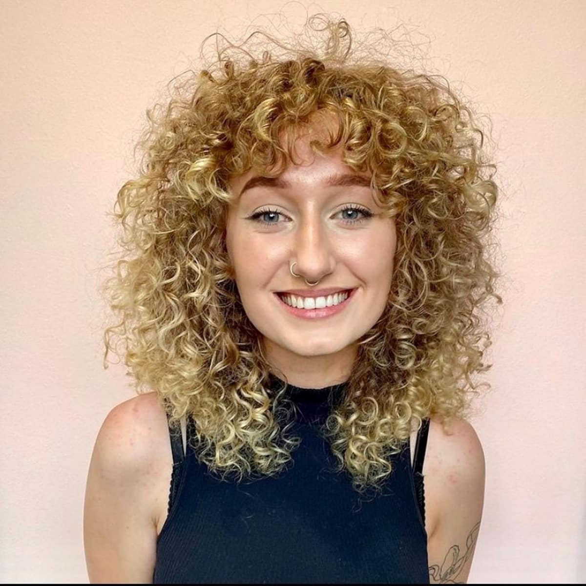 Cheveux bouclés pour les femmes aux cheveux fins