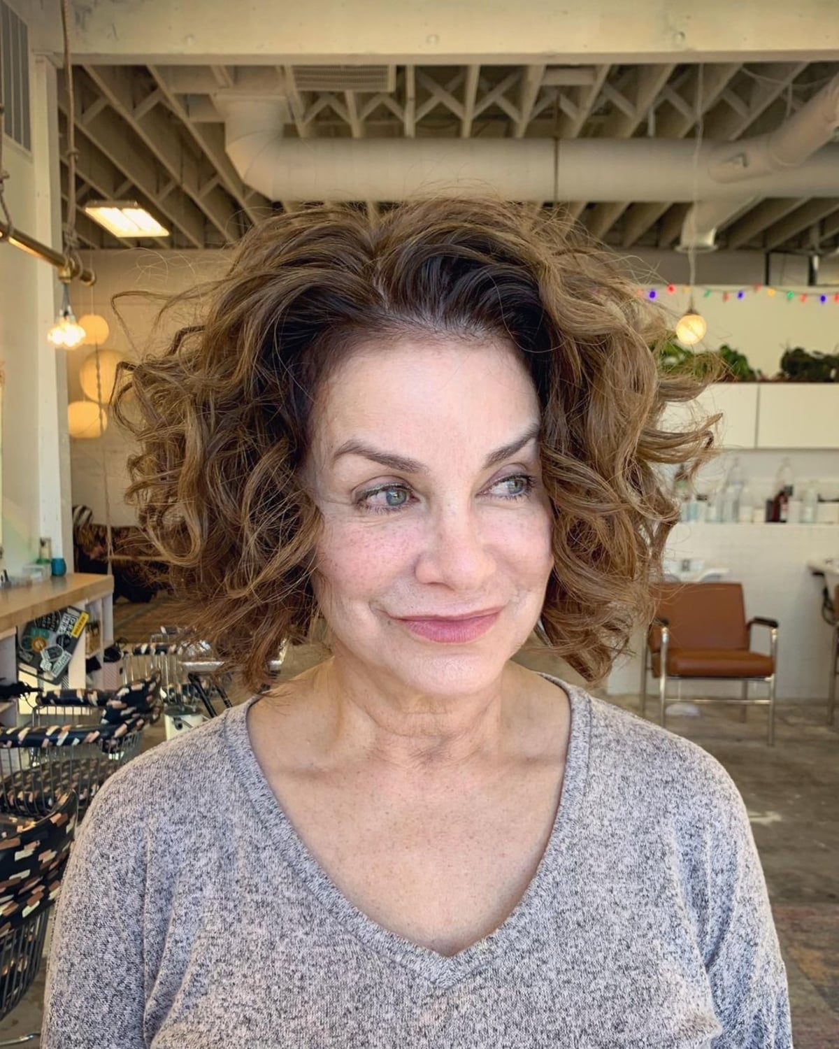 Curls Layered pour les femmes de plus de 60 ans