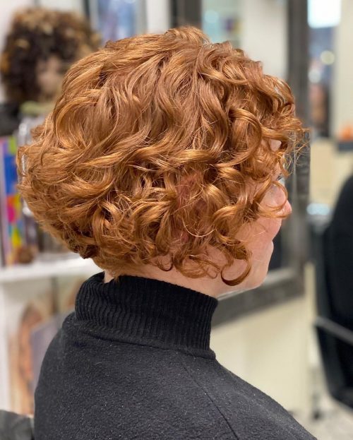 cheveux naturellement bouclés