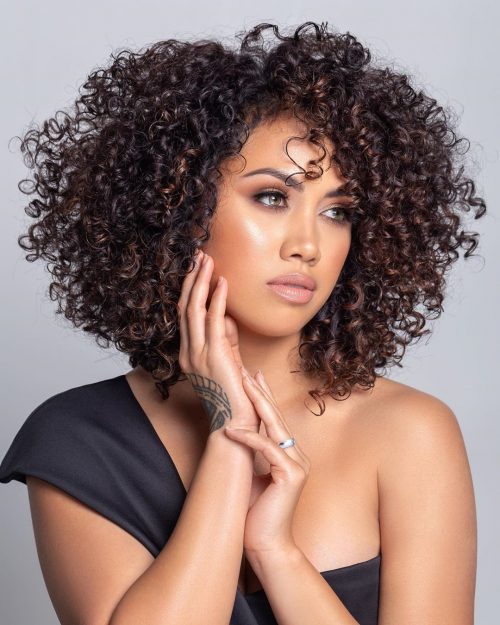 cheveux bouclés
