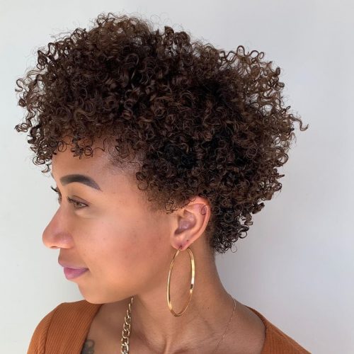 coupe courte bouclée