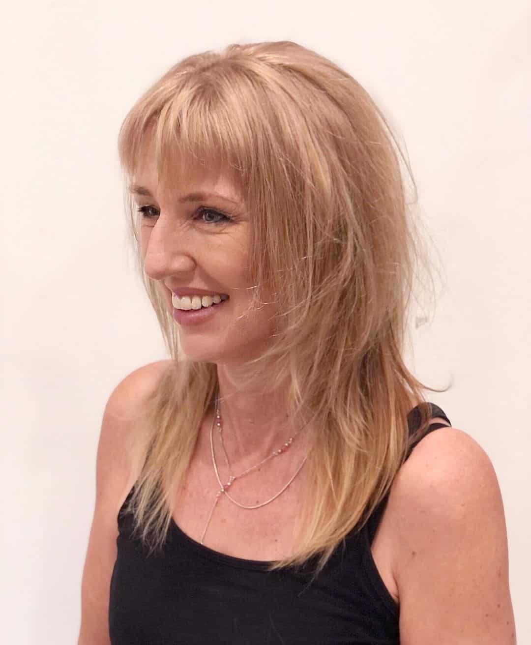 La coupe de cheveux longue pour les femmes plus âgées