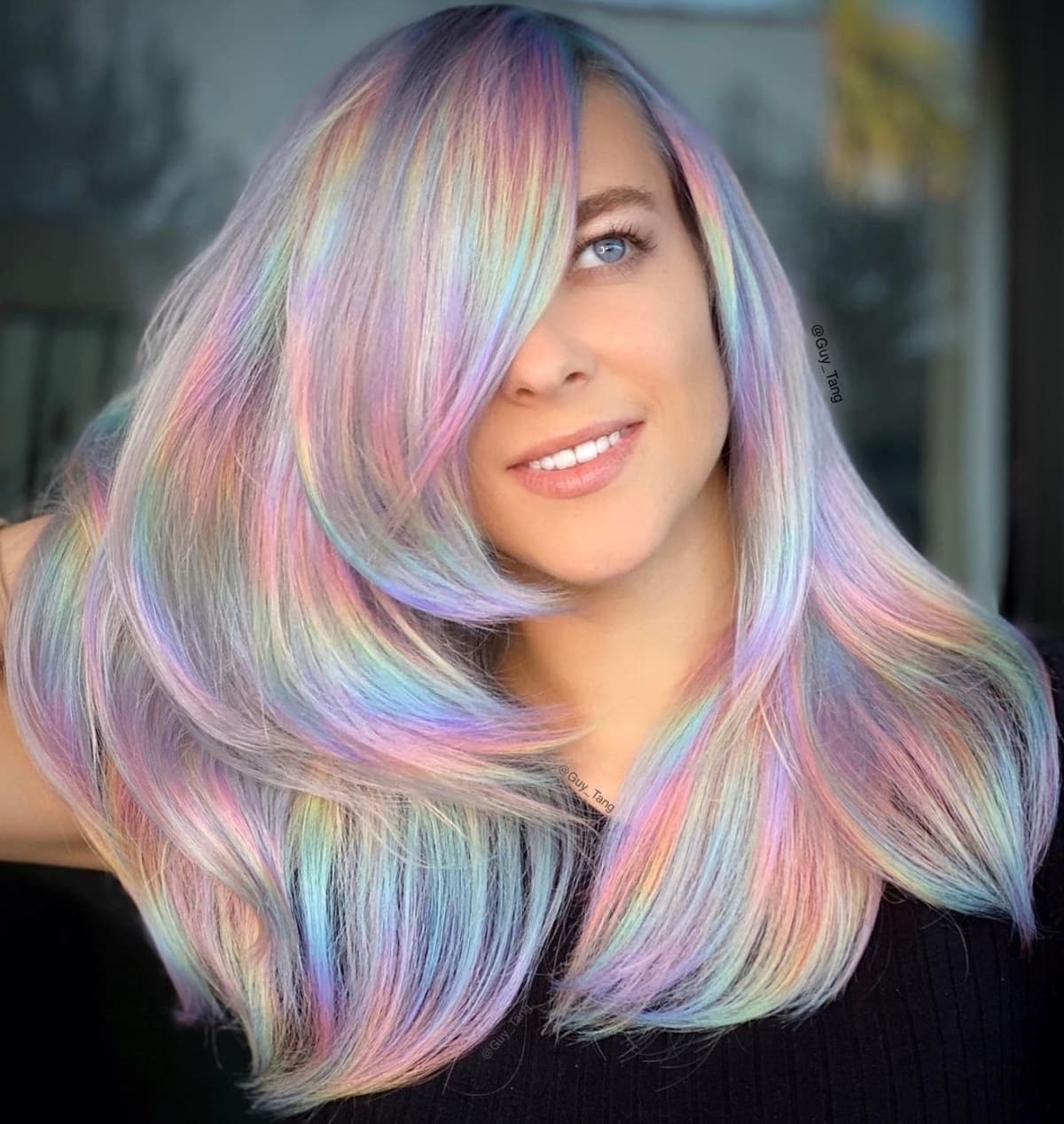 Cheveux arc-en-ciel holographiques