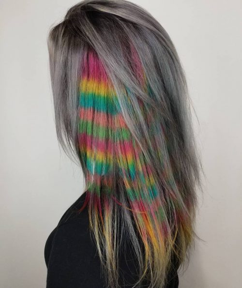 Sous-couche frisée Fun Rainbow Colors sur cheveux foncés