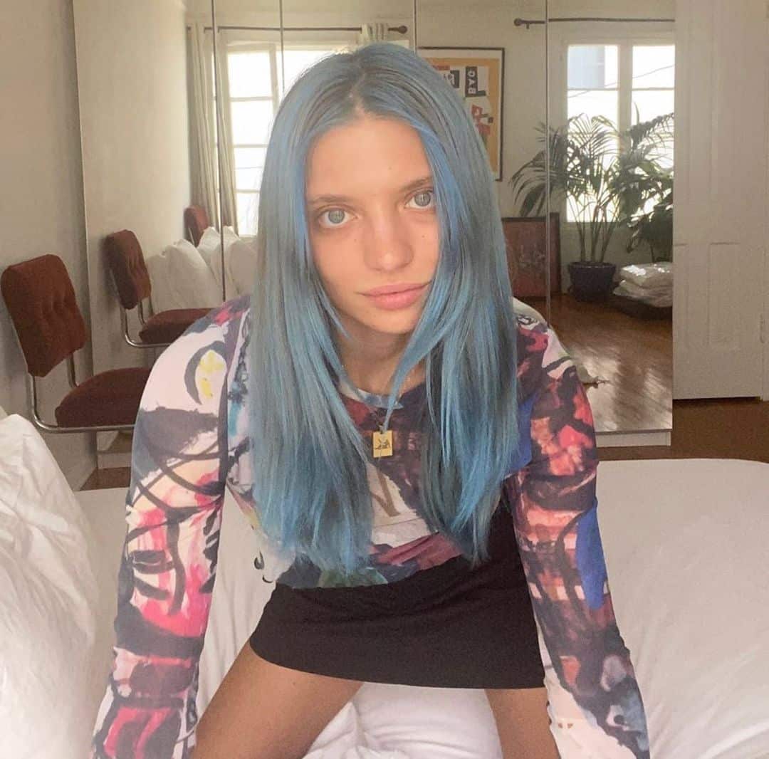 Couleur de cheveux d'hiver bleu glacial 2021