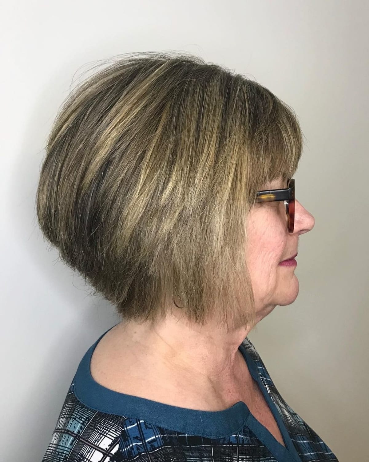 coupe de cheveux pour les femmes plus âgées