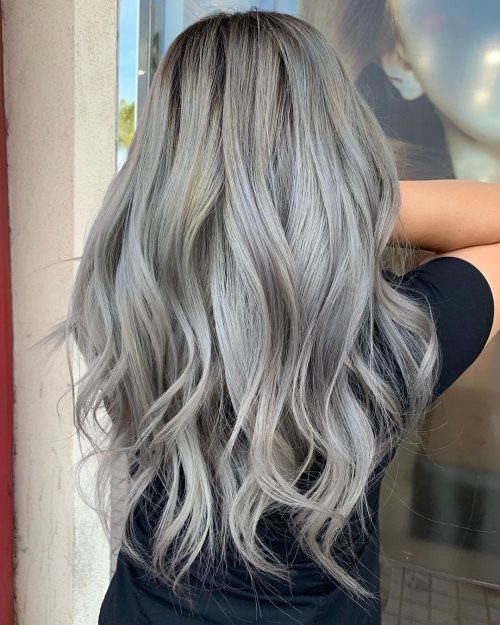 Balayage blond gris cendré