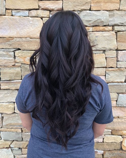 Coupe en V pour cheveux épais