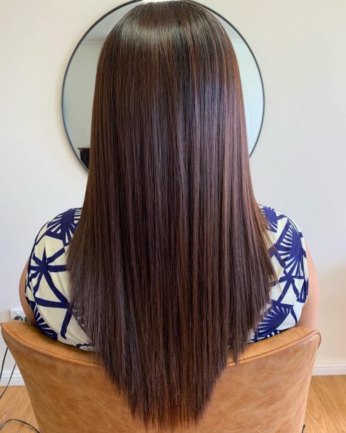 Coupe en V pour cheveux fins