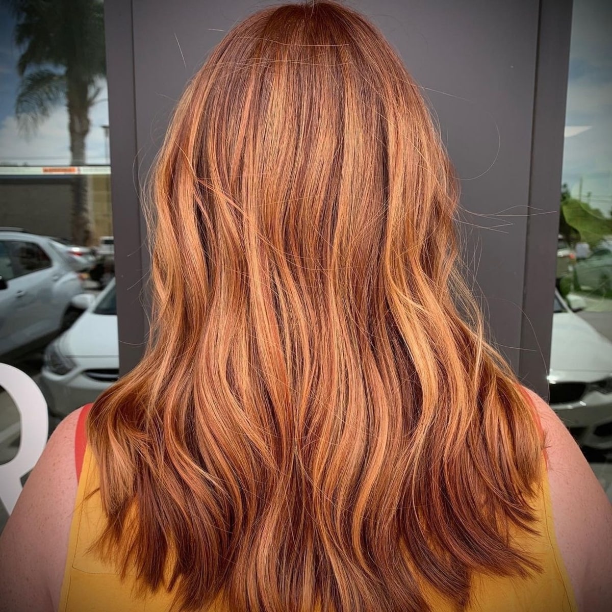 Cheveux roux clair et doré avec mèches