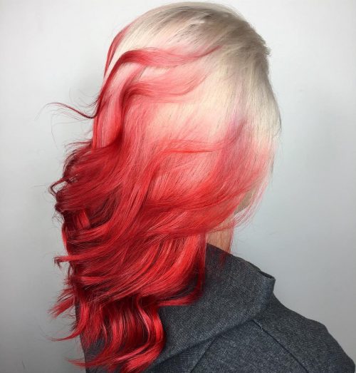 Rouge et blond balayé latéralement