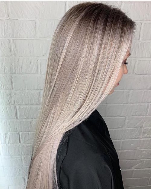 Balayage blond cendré sur cheveux raides