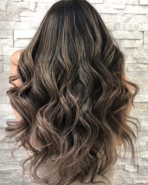 Balayage brun foncé à blond cendré
