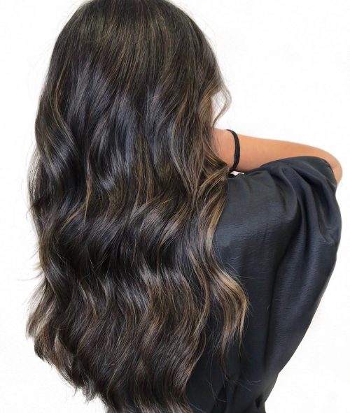 Marron foncé subtil