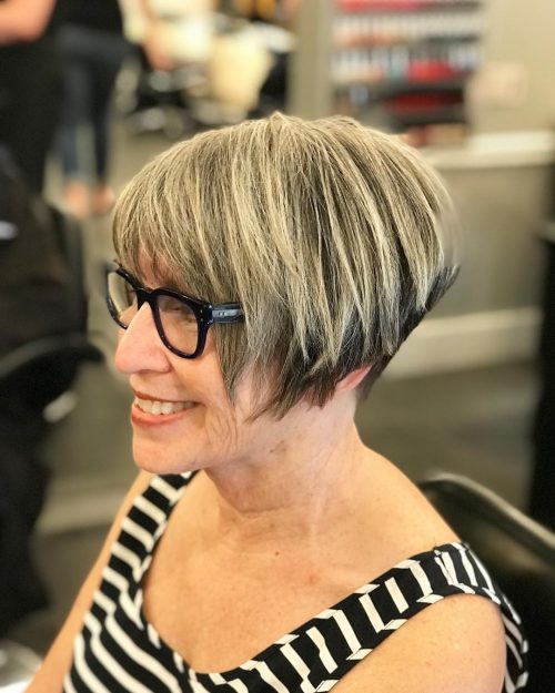 La coupe de cheveux classique en coin