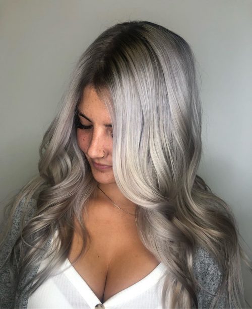 Couleur de cheveux ombre blanc argenté