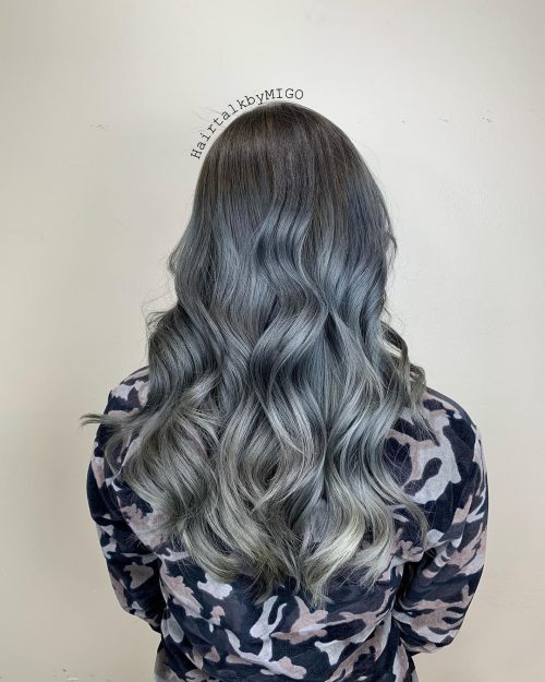 Couleur de cheveux ombre bleu argenté