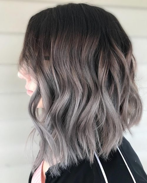 Ombre argentée sur cheveux bruns foncés
