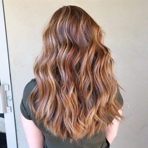 Des lumières basses subtiles pour les cheveux roux