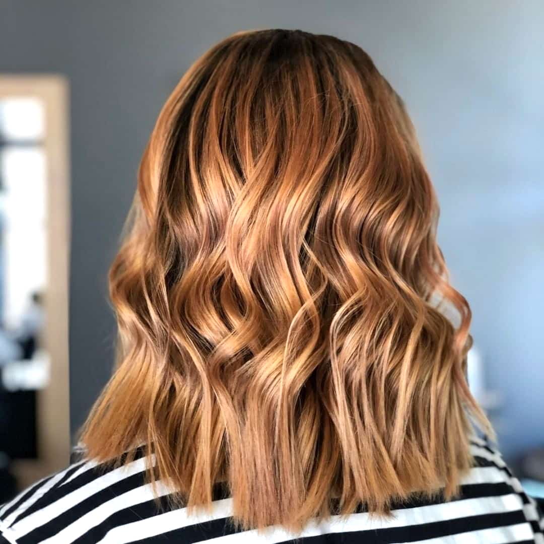 Balayage blond et rouge fraise