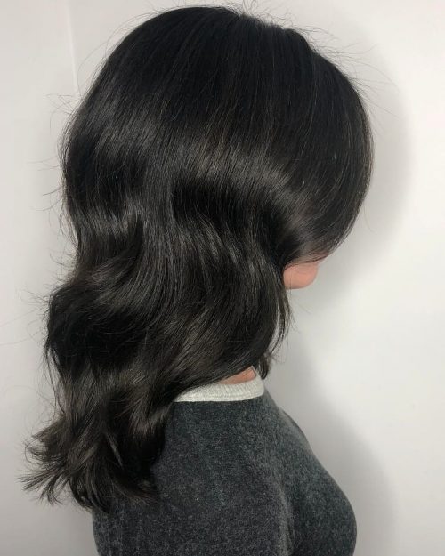 Cheveux ondulés et brillants