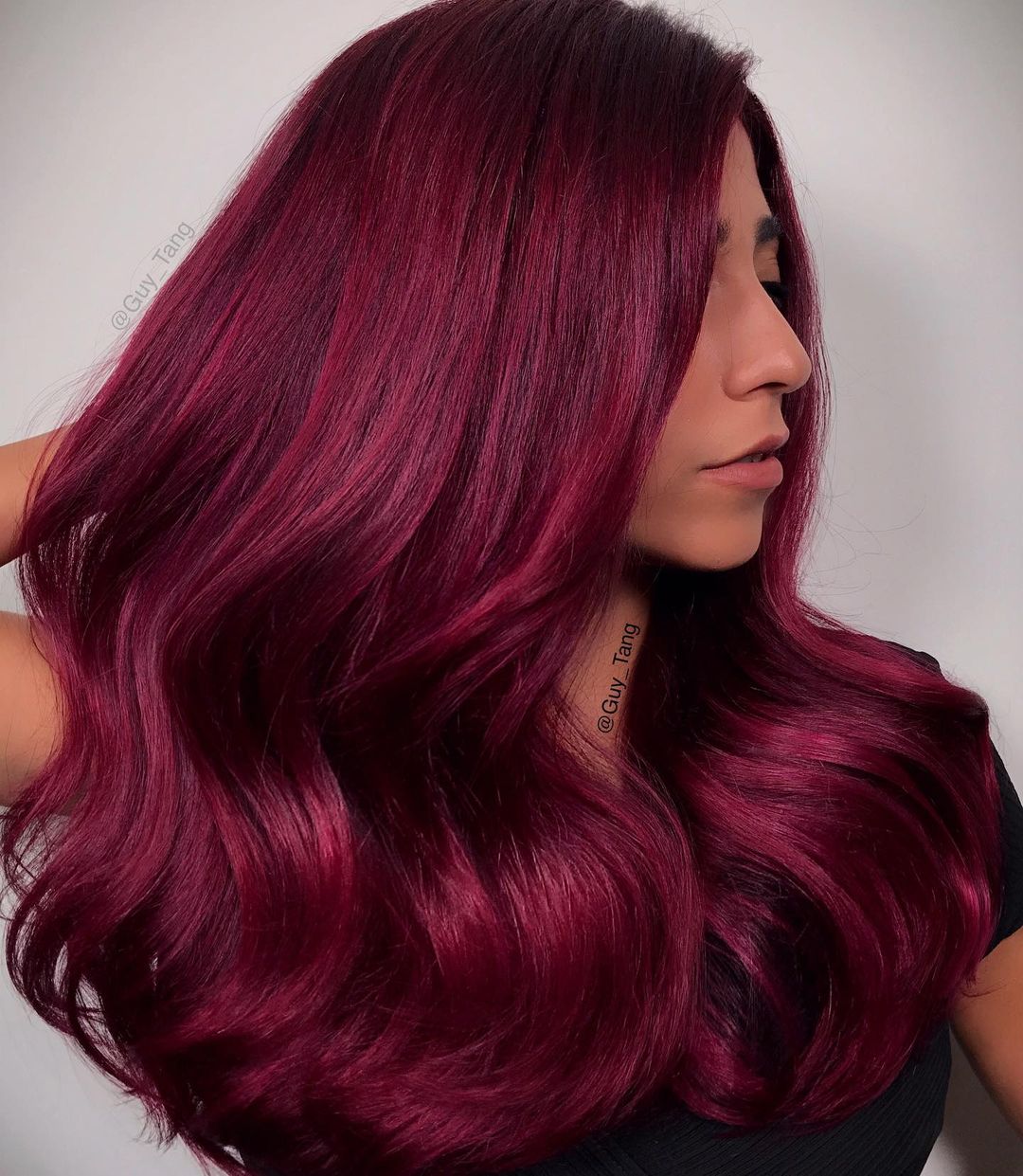 Magenta audacieux et teintes de Bourgogne