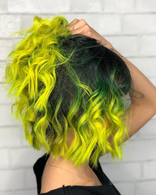 Couleur de cheveux vert et jaune