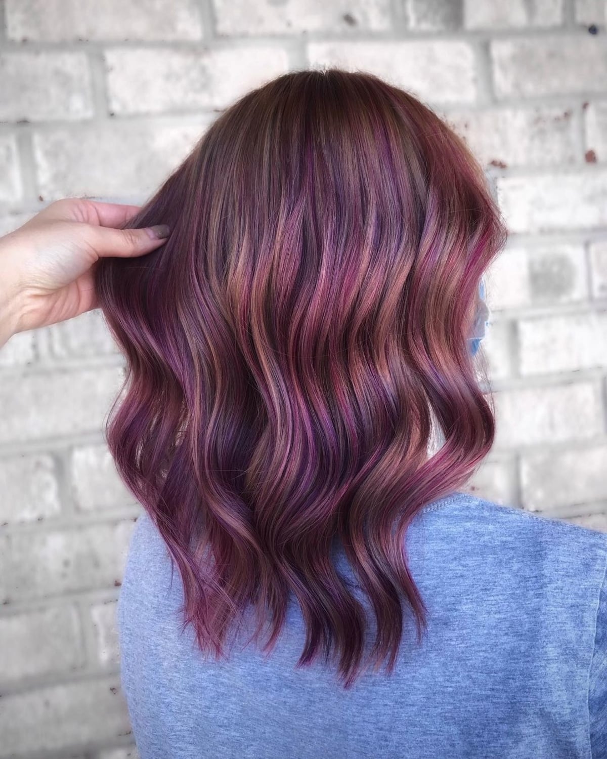 Couleur de cheveux magenta plum