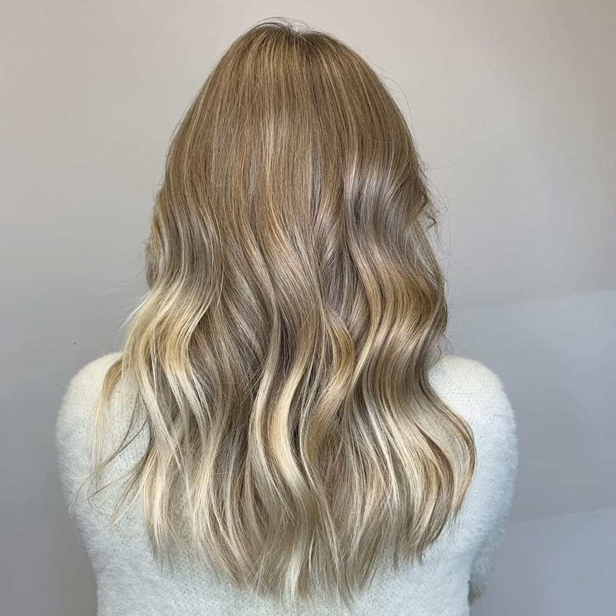 Ombre brun sablonneux à blond froid