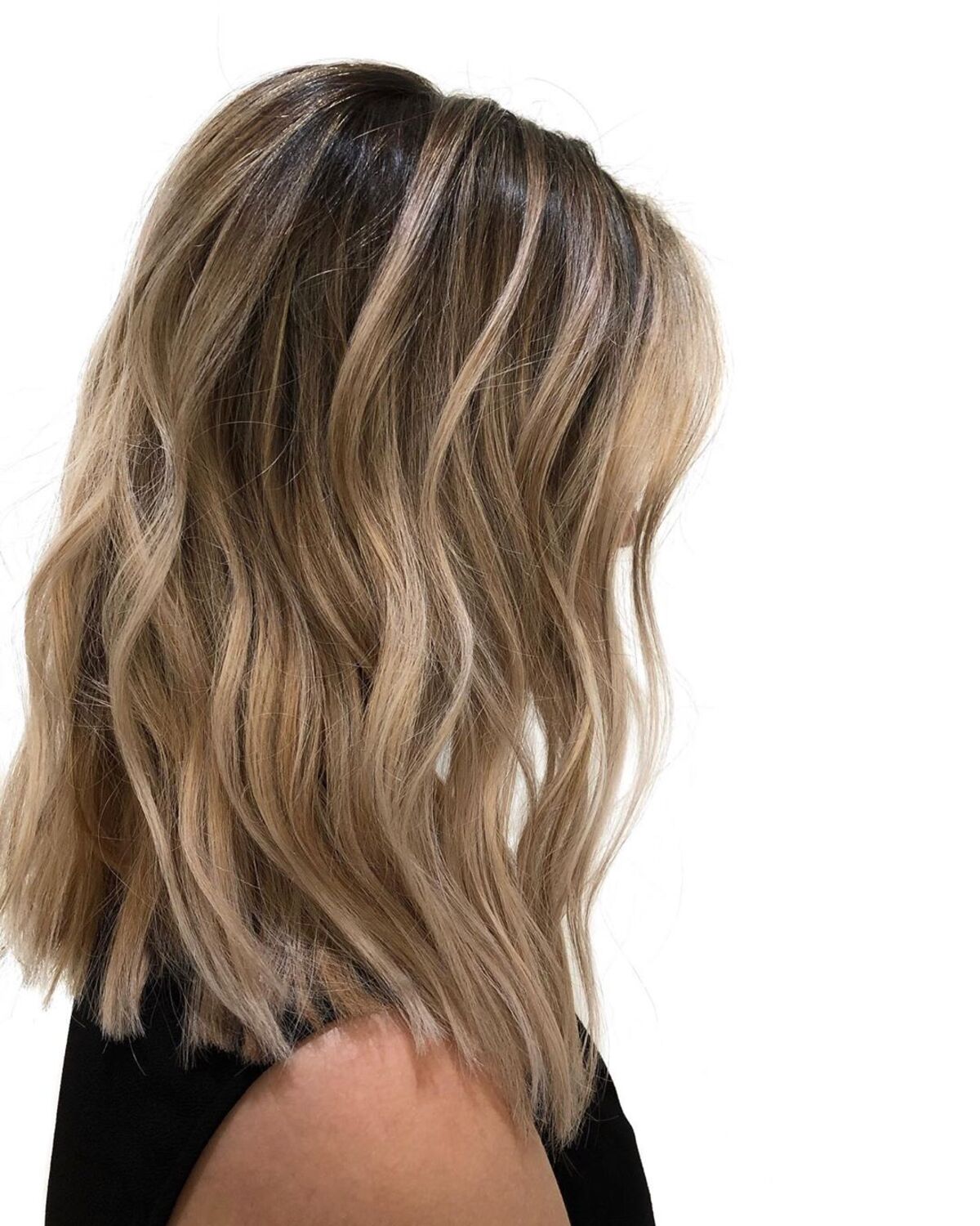 Brun avec des reflets blonds très clairs