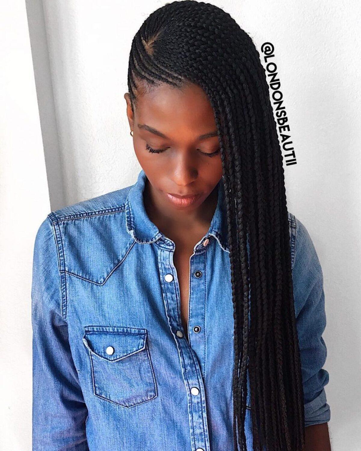 Coiffure avec des tresses en limonade sur le côté