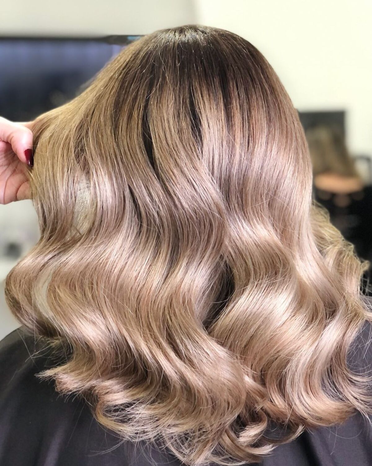 Cheveux blond champagne foncé