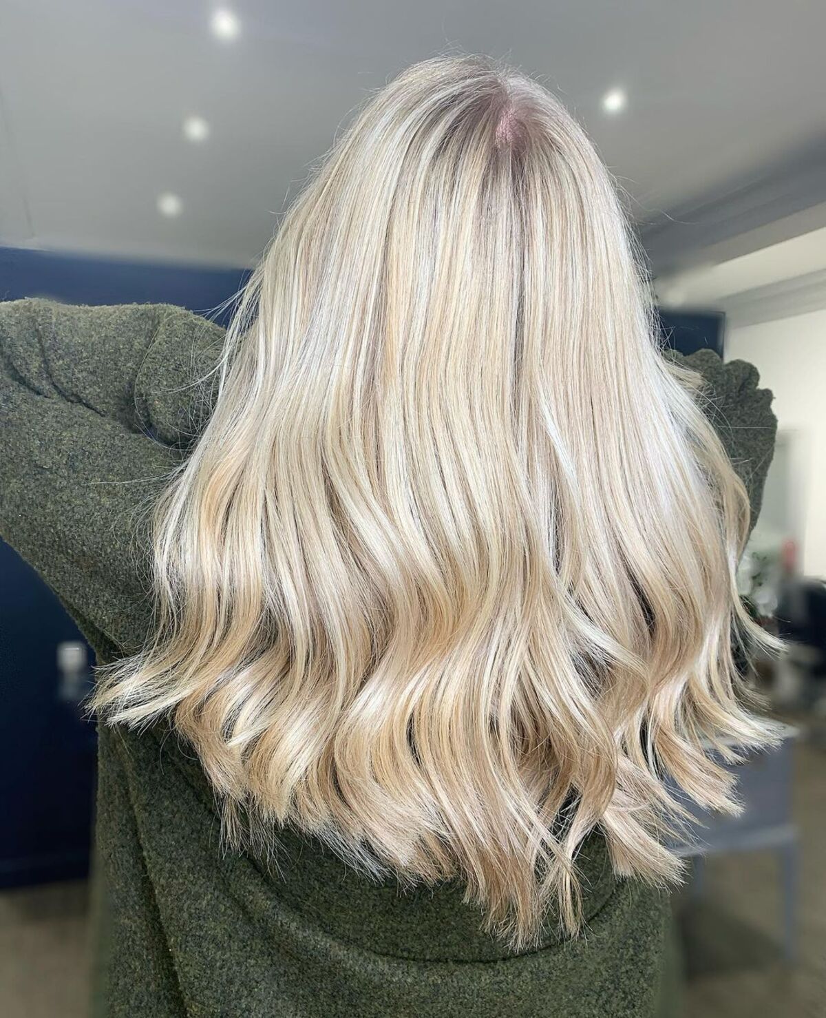 Couleur de cheveux blond champagne clair