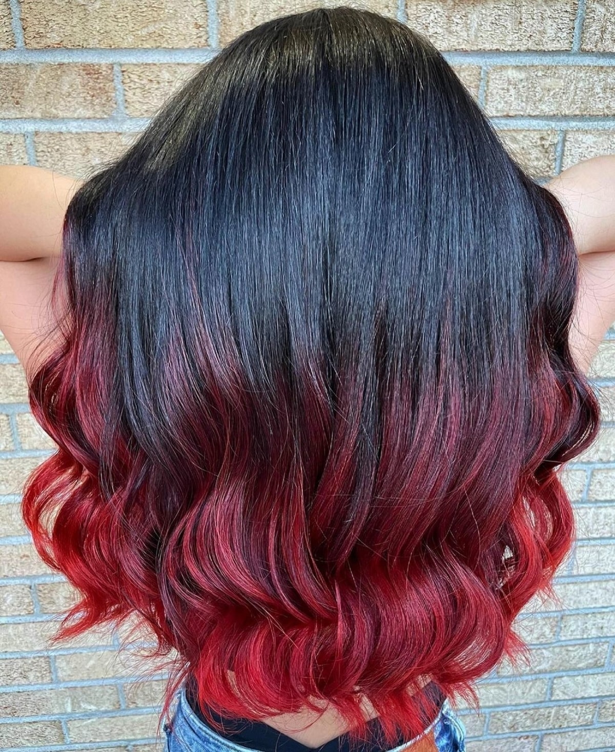 Ombre noir et rouge vif pour cheveux longs
