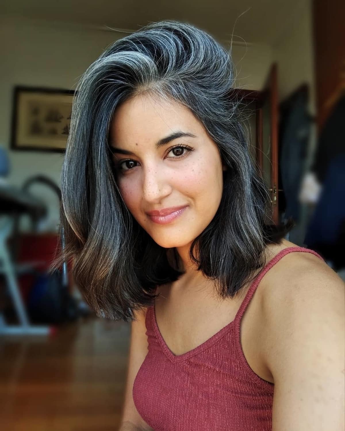 Couleur sel et poivre pour les femmes de plus de 30 ans