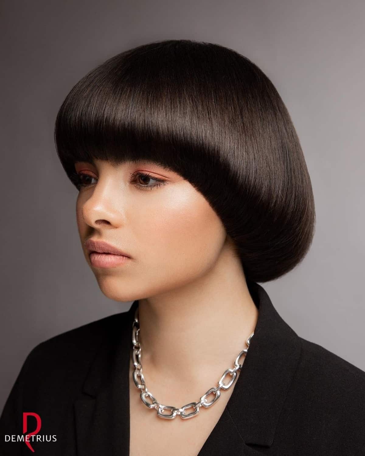 Coiffure longue coupe bol
